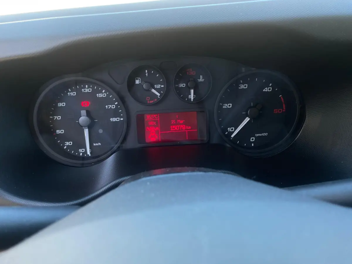 3.0 35C 16 BAKWAGEN MET LAADKLEP > BPM VRIJ! Meubelbak met laadklep / Bakwagen + klep