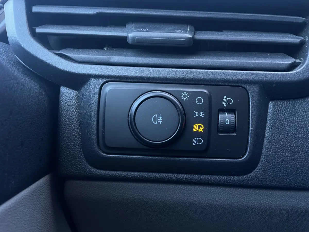 L1H1 Trend 136PK | Trekhaak | Camera | CarPlay |