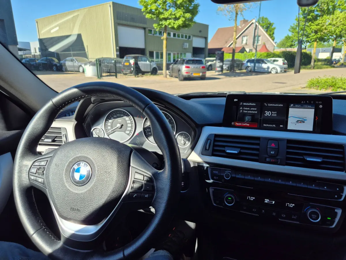 320i LCI Apple CarPlay Adaptieve Cruise Camera Sport Stoelen KeyLess Lm Velgen Corporate Lease Executive