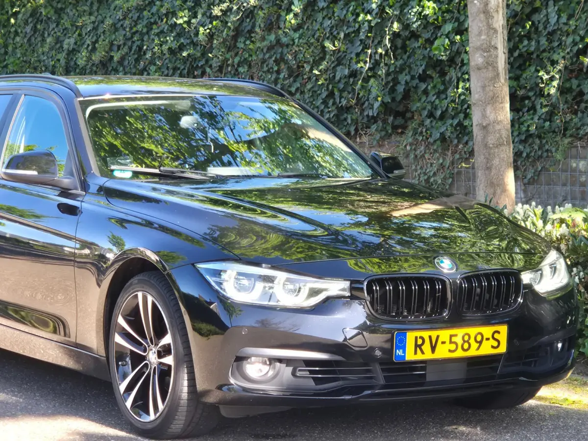 320i LCI Apple CarPlay Adaptieve Cruise Camera Sport Stoelen KeyLess Lm Velgen Corporate Lease Executive