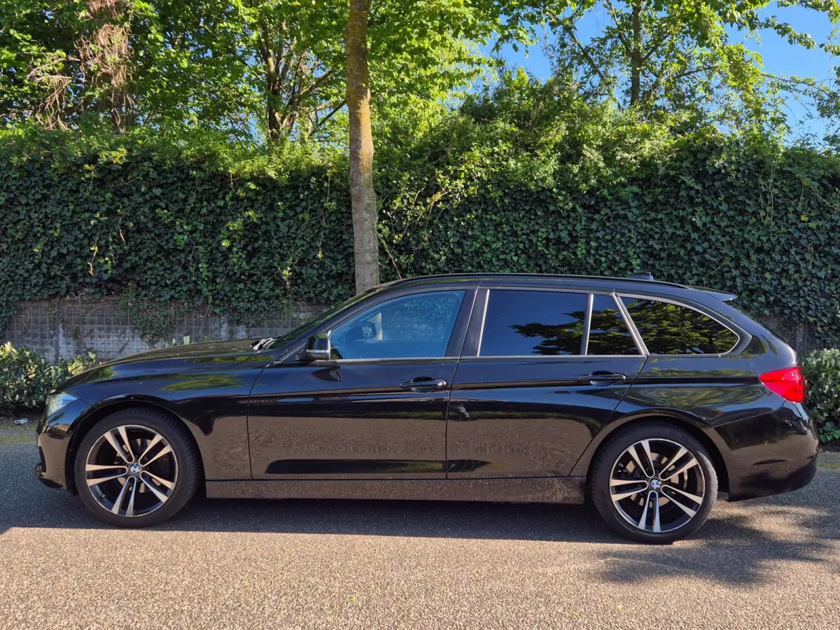320i LCI Apple CarPlay Adaptieve Cruise Camera Sport Stoelen KeyLess Lm Velgen Corporate Lease Executive