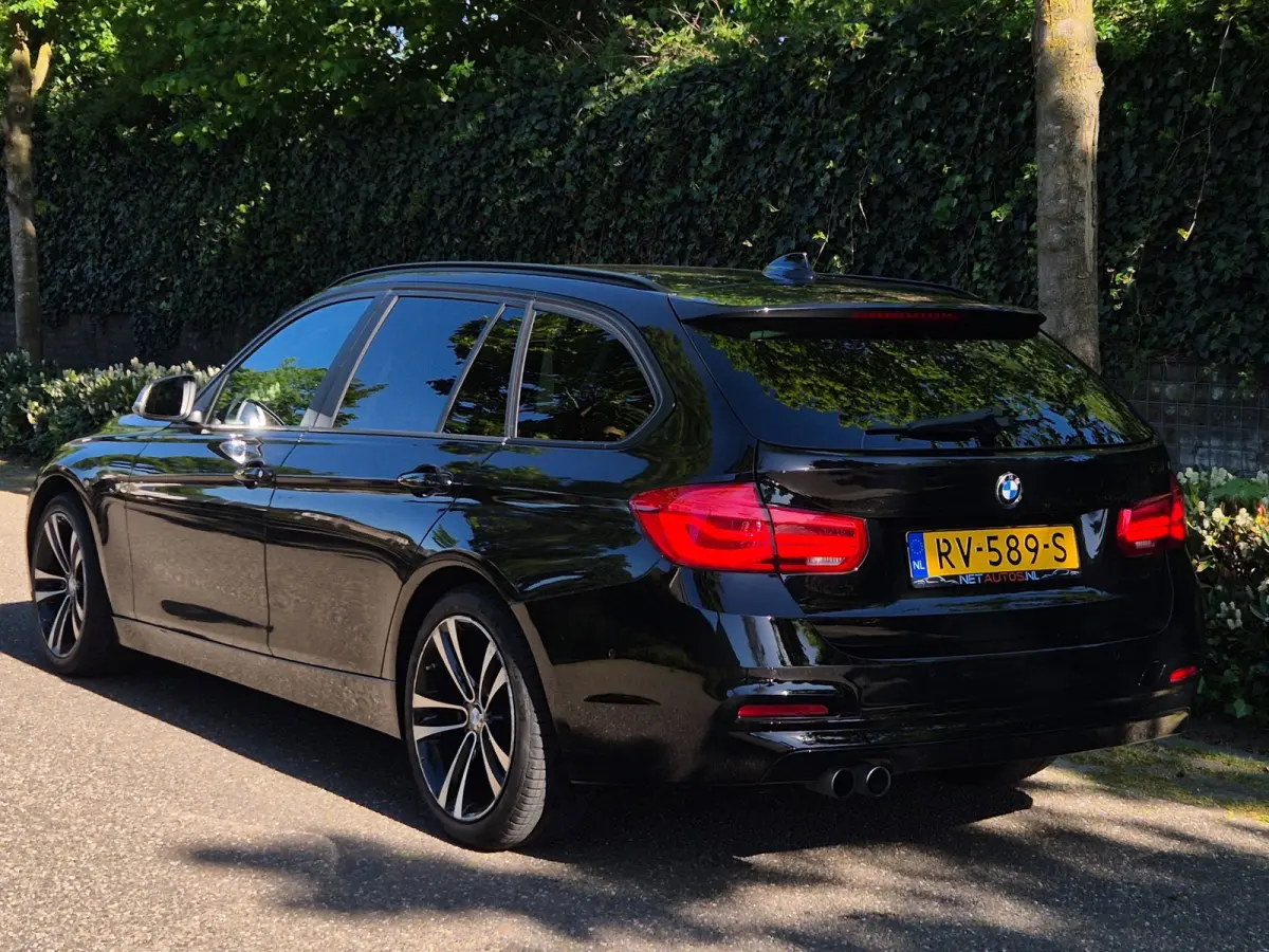 320i LCI Apple CarPlay Adaptieve Cruise Camera Sport Stoelen KeyLess Lm Velgen Corporate Lease Executive