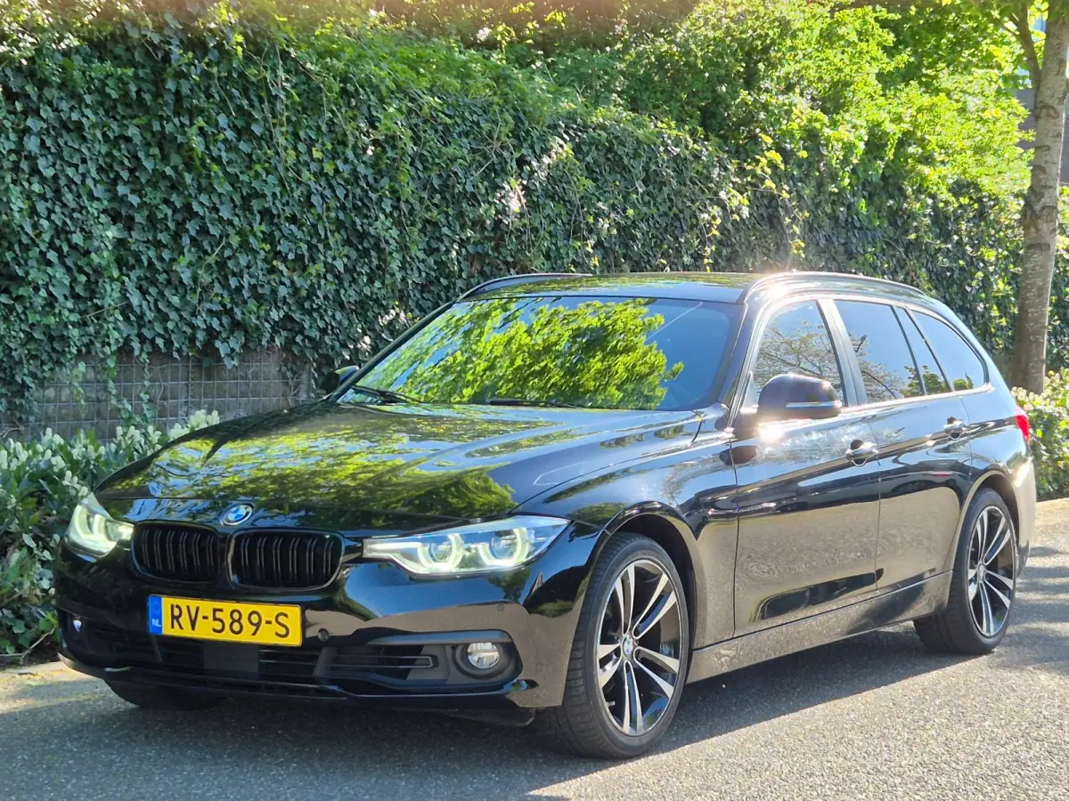 320i LCI Apple CarPlay Adaptieve Cruise Camera Sport Stoelen KeyLess Lm Velgen Corporate Lease Executive