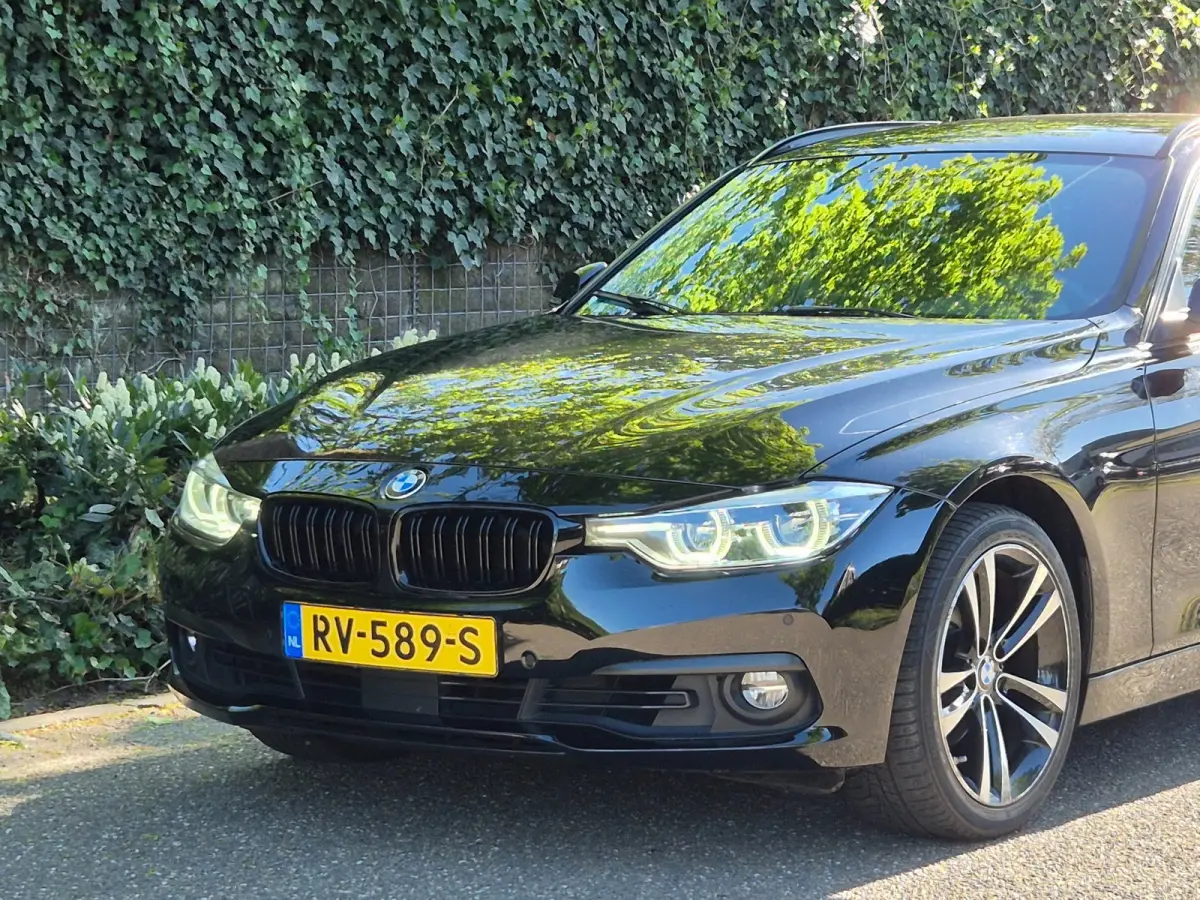 320i LCI Apple CarPlay Adaptieve Cruise Camera Sport Stoelen KeyLess Lm Velgen Corporate Lease Executive
