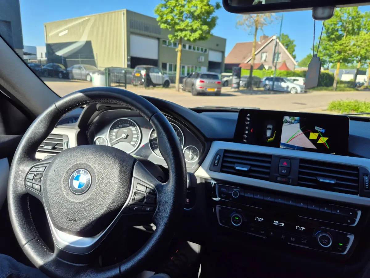320i LCI Apple CarPlay Adaptieve Cruise Camera Sport Stoelen KeyLess Lm Velgen Corporate Lease Executive