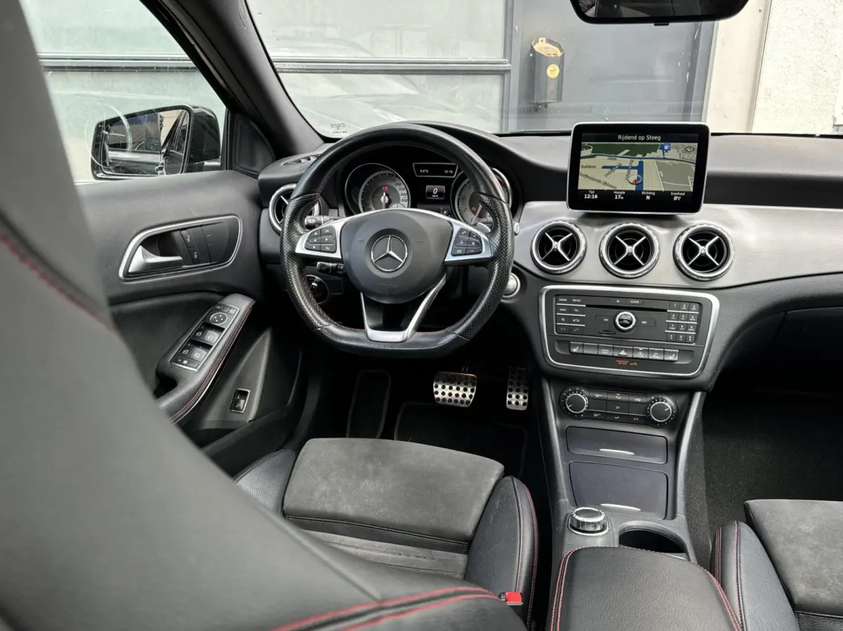 180 AMG Pano Xenon Navi Automaat