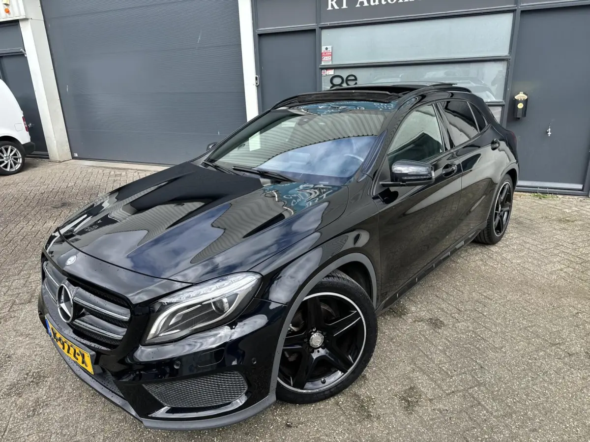 180 AMG Pano Xenon Navi Automaat
