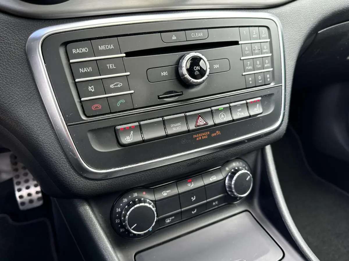 180 AMG Pano Xenon Navi Automaat