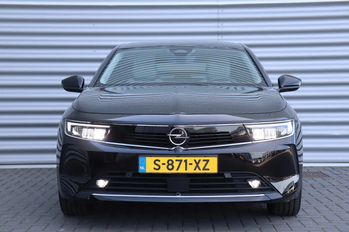 1.2 TURBO 130PK ELEGANCE / NAVI / LEDER / CLIMA / LED / PDC / AGR / 17" LMV / CAMERA / KEYLESS / AFN. TREKHAAK / WINTERPAKKET / CRUISECONTROL / NIEUWSTAAT !!