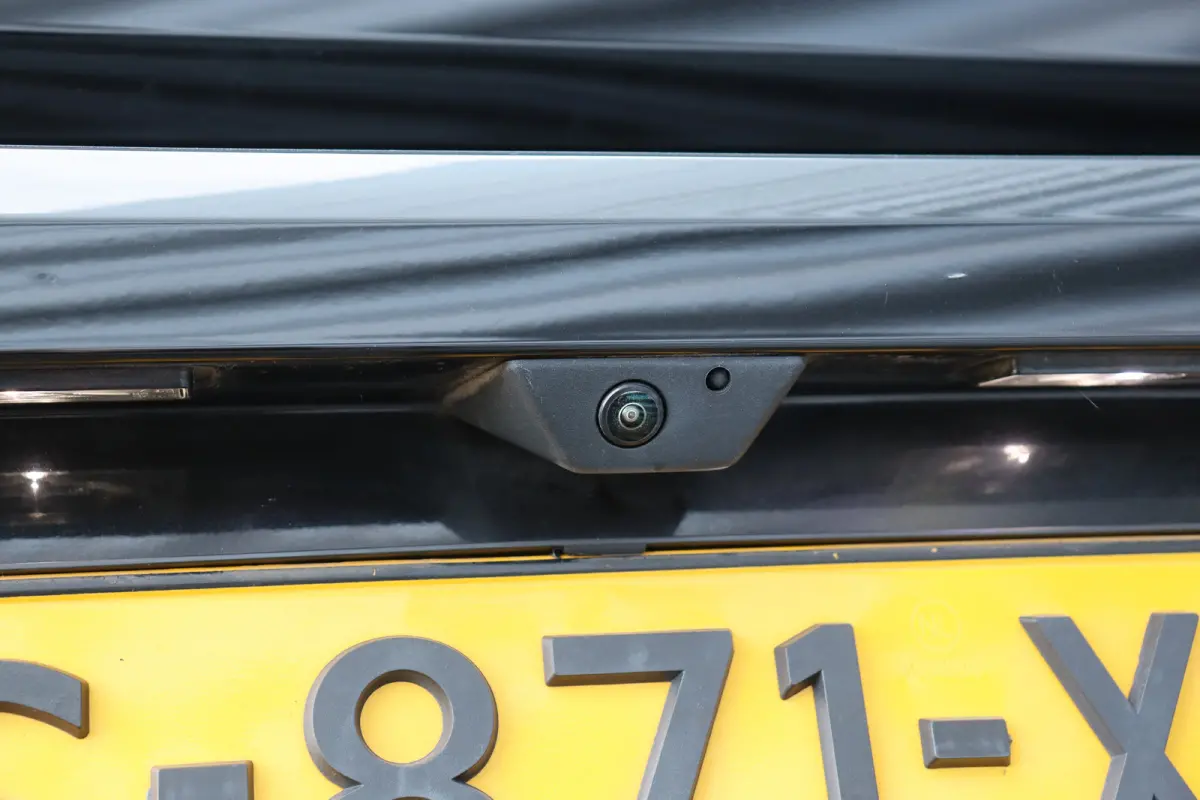 1.2 TURBO 130PK ELEGANCE / NAVI / LEDER / CLIMA / LED / PDC / AGR / 17" LMV / CAMERA / KEYLESS / AFN. TREKHAAK / WINTERPAKKET / CRUISECONTROL / NIEUWSTAAT !!
