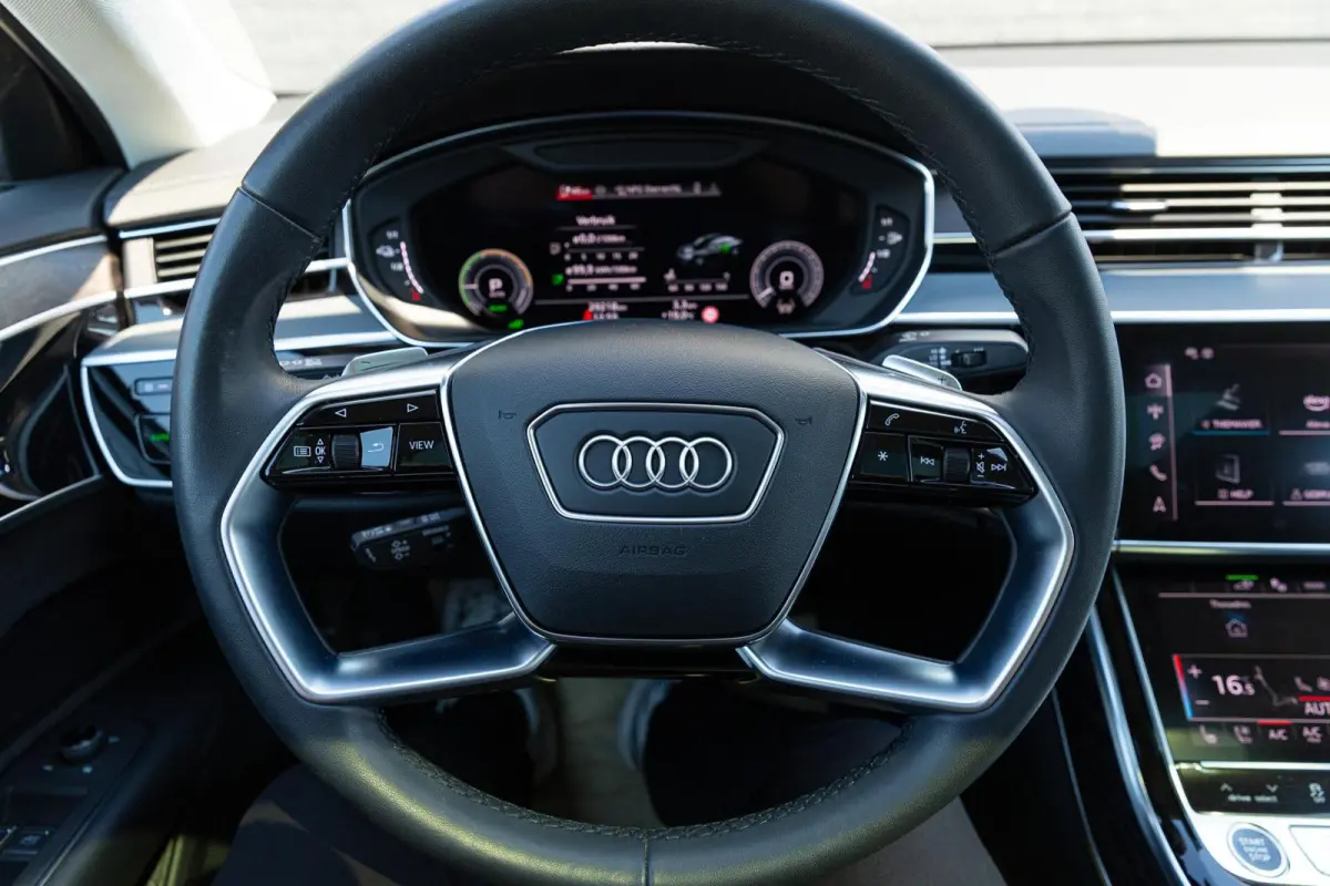 60 TFSI e quattro PANO MASSAGE HEAD UP B&O MATRIX