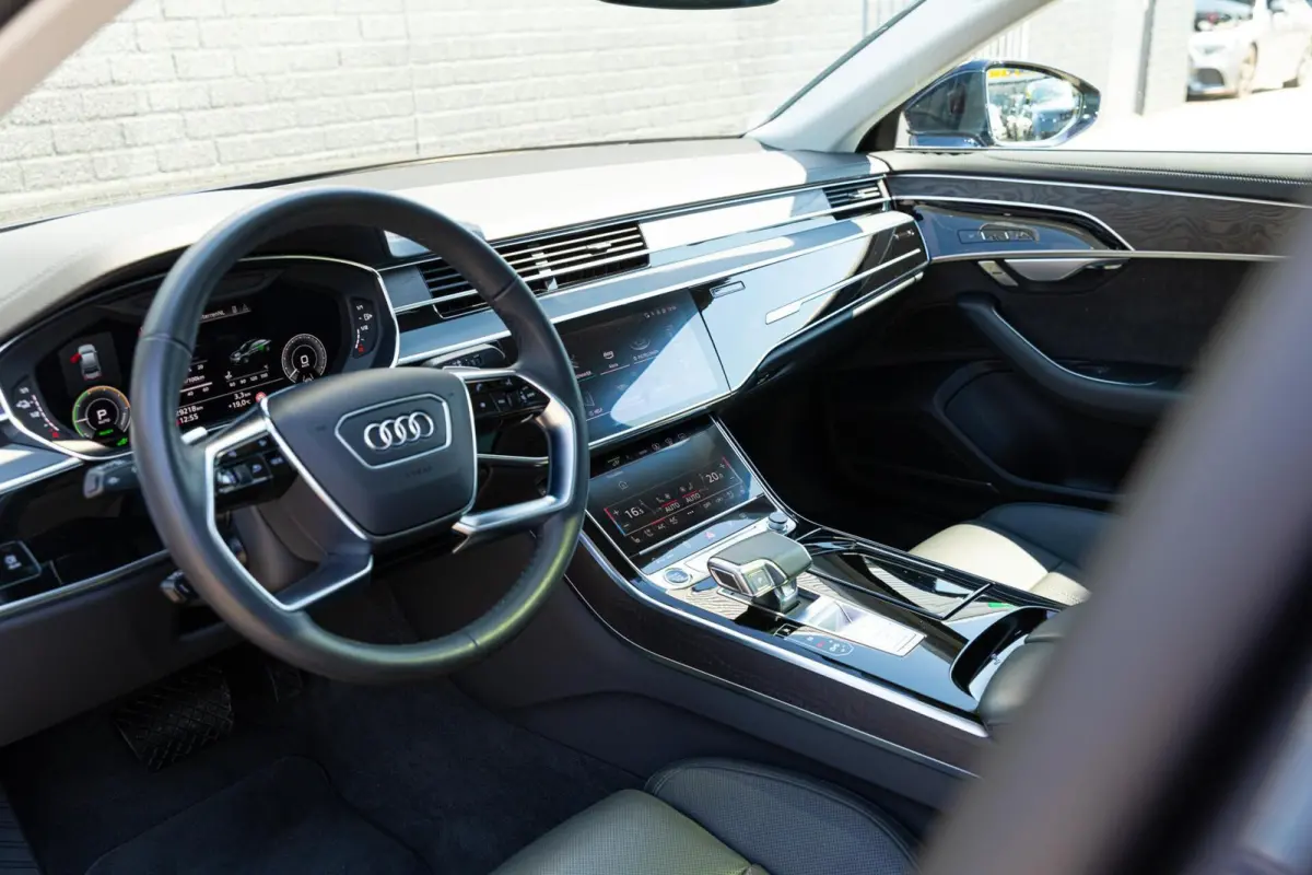 60 TFSI e quattro PANO MASSAGE HEAD UP B&O MATRIX