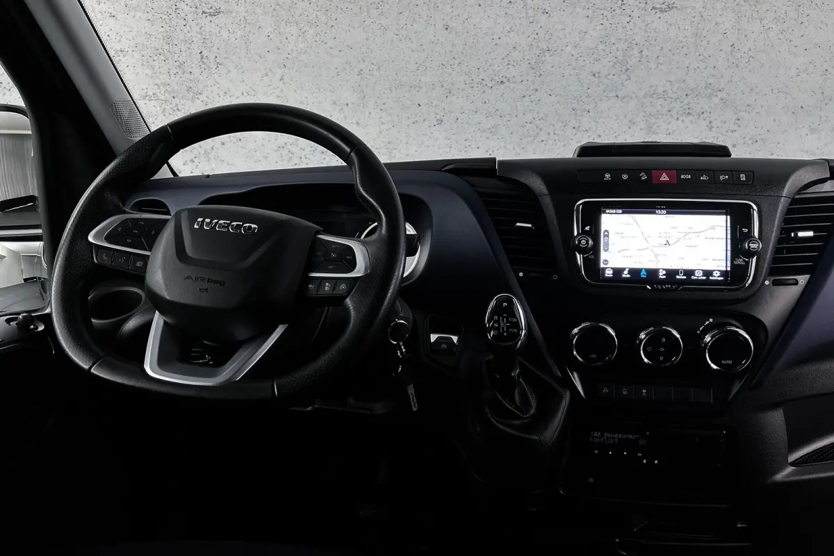 35C21 Dubbellucht | Geen vrachtwagenheffing | Trekhaak 3,5T | Navigatie | LED | Camera | Airco | Cruise control