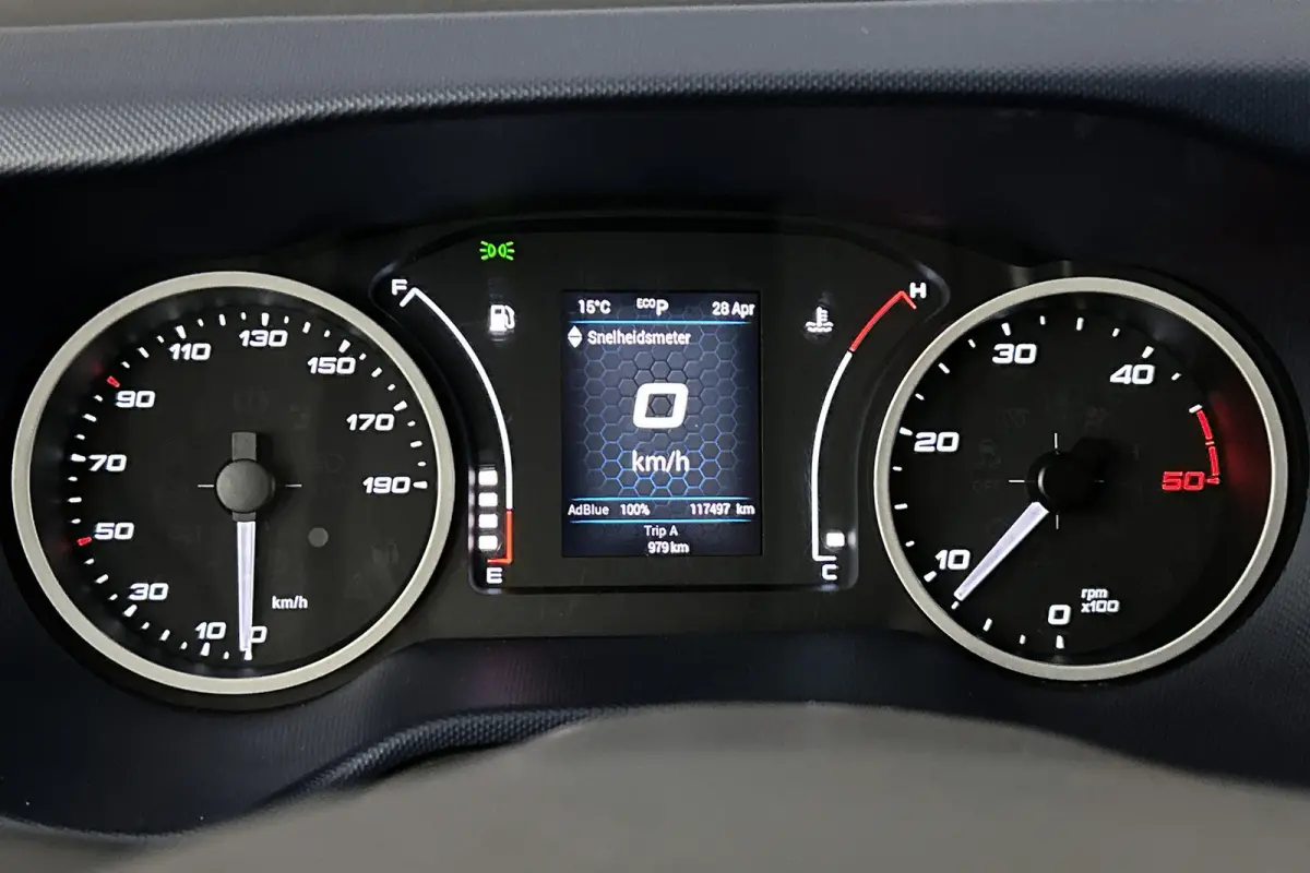 35C21 Dubbellucht | Geen vrachtwagenheffing | Trekhaak 3,5T | Navigatie | LED | Camera | Airco | Cruise control
