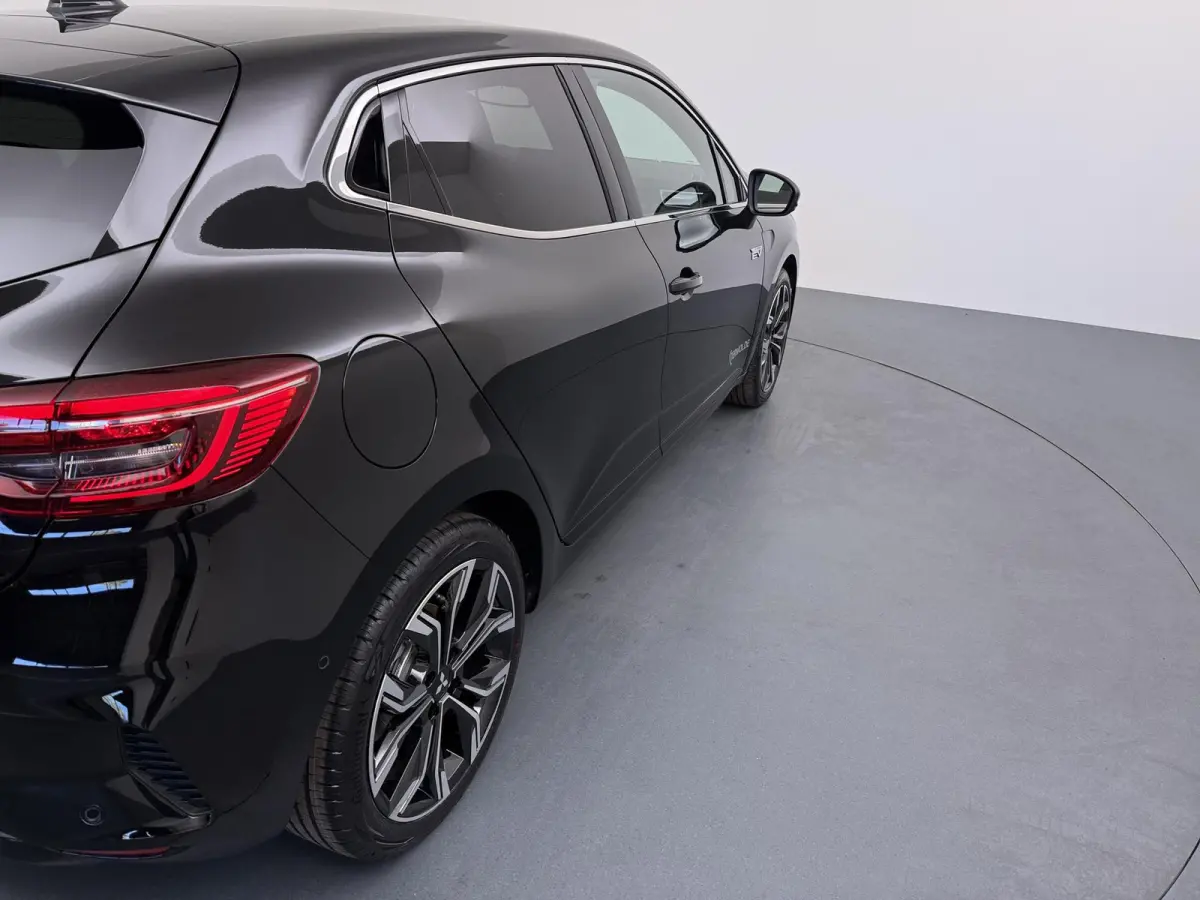 1.6 HEV Instyle | BOSE Audio | Adapt. Cruise | Stoel- & Stuurverw. |