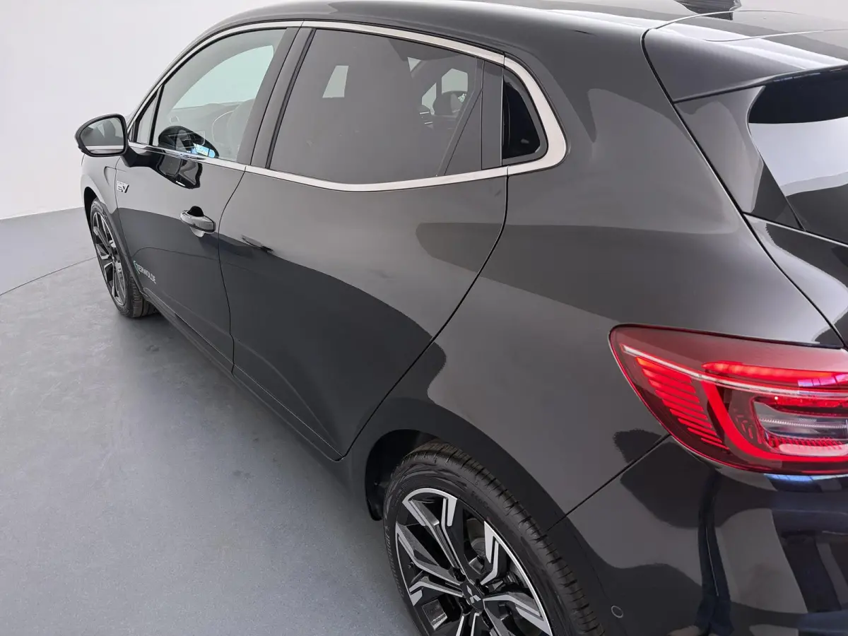 1.6 HEV Instyle | BOSE Audio | Adapt. Cruise | Stoel- & Stuurverw. |