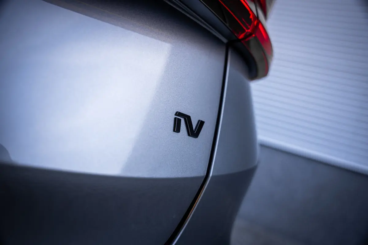 1.5 TSI PHEV Sportline Business | Achteruitrijcamera | Elektrisch glazen panorama-dak | Lichtmetalen velgen 20"