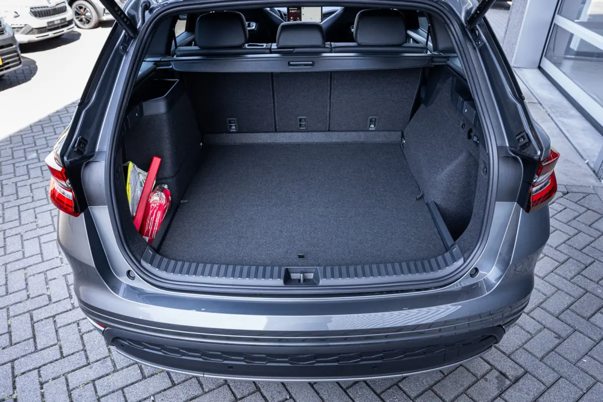 1.5 TSI PHEV Sportline Business | Achteruitrijcamera | Elektrisch glazen panorama-dak | Lichtmetalen velgen 20"