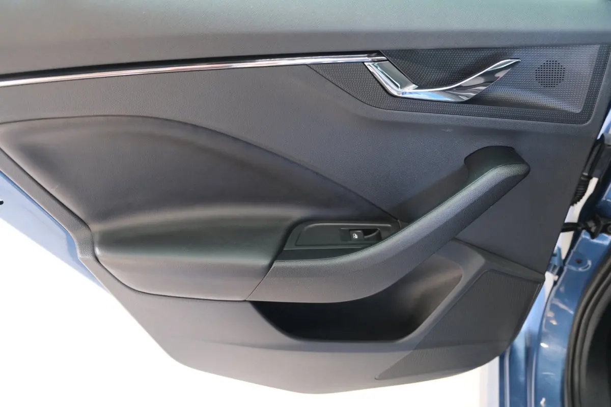 1.0 TSI Business Edition Automaat - N.A.P. Airco, Cruise, Virtual Display, Camera, PDC, Trekhaak.
