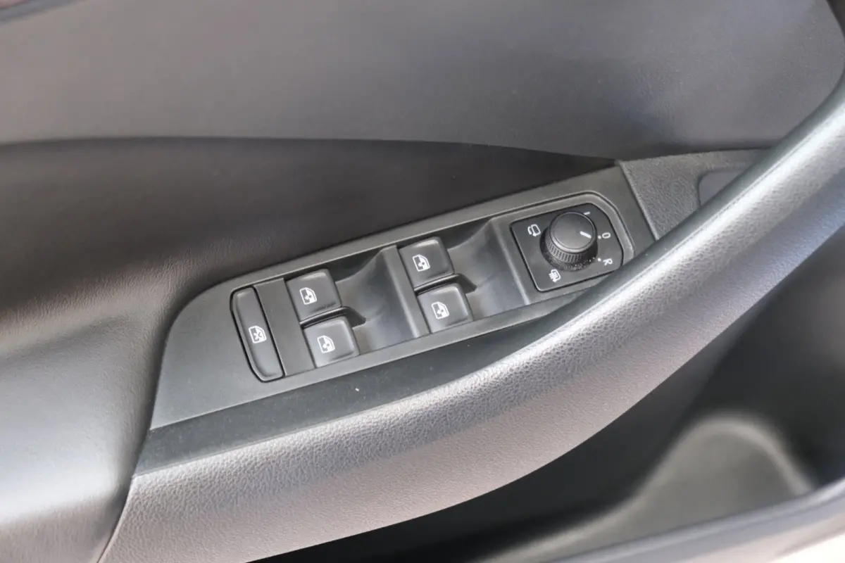 1.0 TSI Business Edition Automaat - N.A.P. Airco, Cruise, Virtual Display, Camera, PDC, Trekhaak.