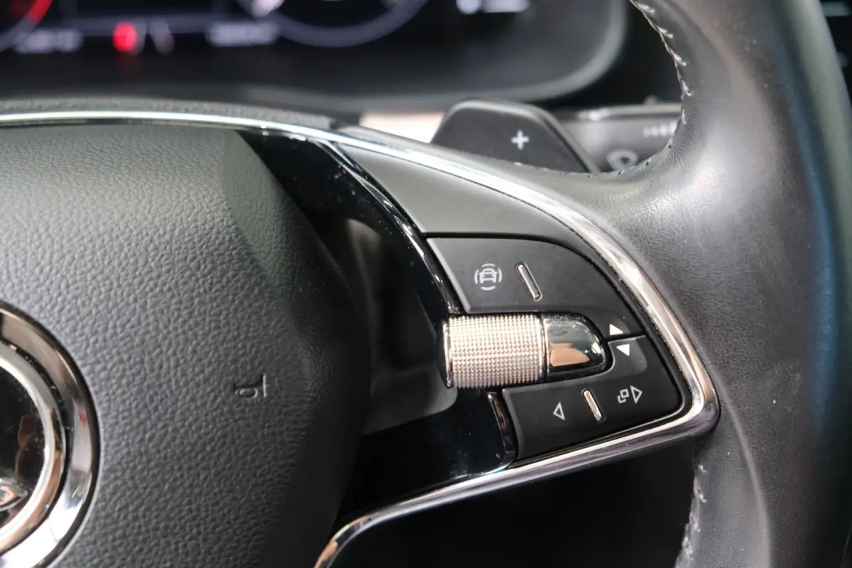 1.0 TSI Business Edition Automaat - N.A.P. Airco, Cruise, Virtual Display, Camera, PDC, Trekhaak.