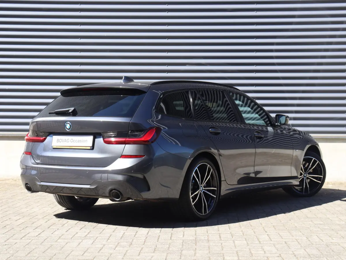 330e | High Executive | M Sportpakket | Laserlight | Getint Glas | Verwarmbare Voorstoelen | Hi-Fi | Apple Carplay | SOH 92% | 19'' LMV