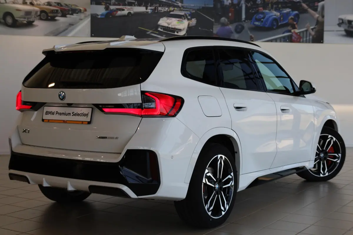 xDrive25e | M Sportpakket Pro | Panorama Dak | Comfort Access | Elektr. Trekhaak