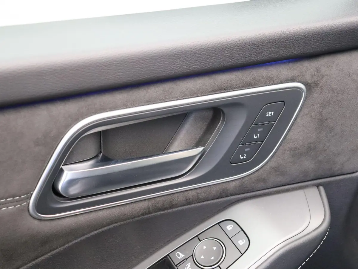 158pk MHEV Xtronic Tekna Plus | BOSE audio | Stoel, stuur en voorruitverwarming | Lederen bekleding | Elektrisch vertelbare voorstoelen | 360° camera | 20" LMV |