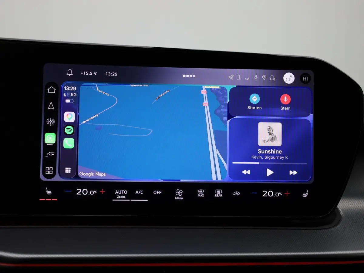 1.5 e-hybrid S edition 272 PK l Demo l Adaptive cruise control l Camera l Stoelverwarming l Climate Control l Navigatie l Apple Carplay | Android Auto l LED-koplampen l Privacy glas l