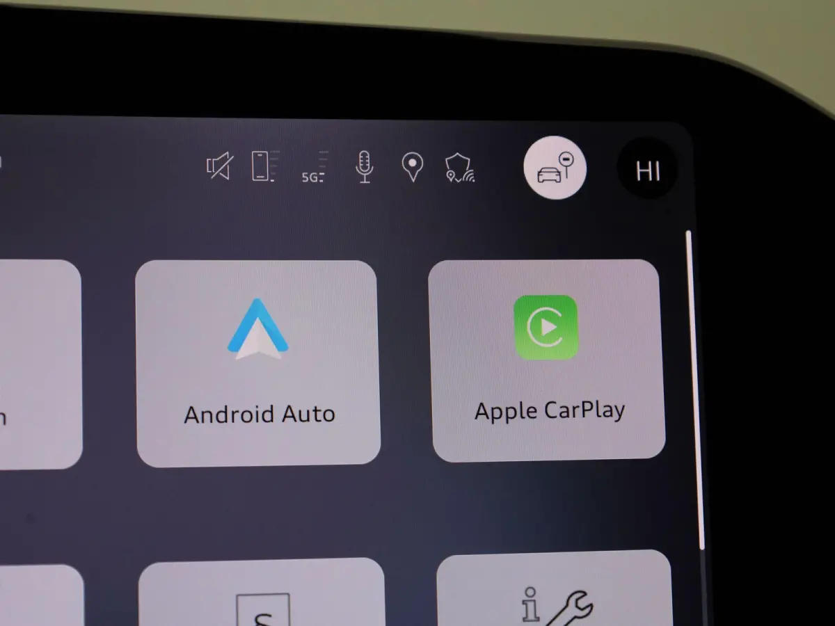 1.5 e-hybrid S edition 272 PK l Demo l Adaptive cruise control l Camera l Stoelverwarming l Climate Control l Navigatie l Apple Carplay | Android Auto l LED-koplampen l Privacy glas l