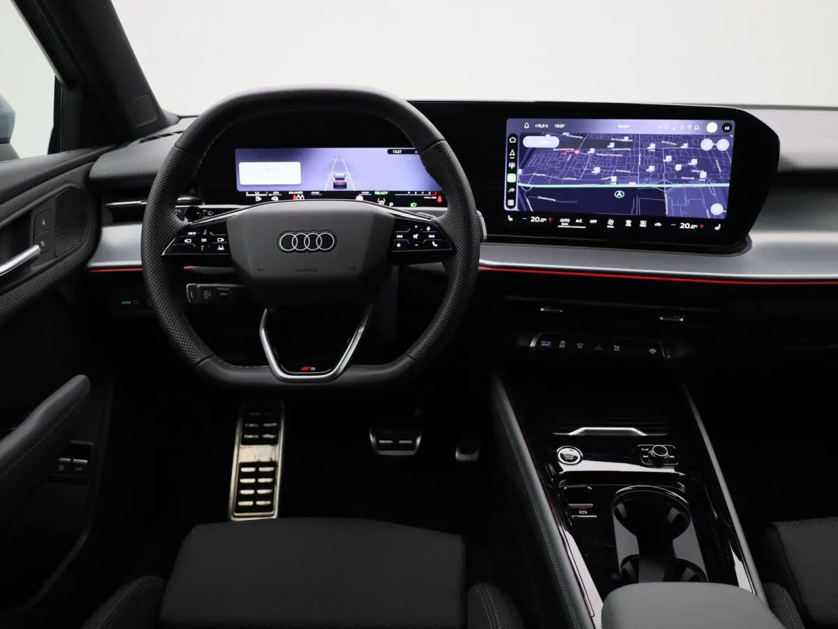 1.5 e-hybrid S edition 272 PK l Demo l Adaptive cruise control l Camera l Stoelverwarming l Climate Control l Navigatie l Apple Carplay | Android Auto l LED-koplampen l Privacy glas l