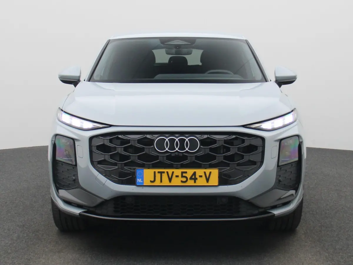 1.5 e-hybrid S edition 272 PK l Demo l Adaptive cruise control l Camera l Stoelverwarming l Climate Control l Navigatie l Apple Carplay | Android Auto l LED-koplampen l Privacy glas l