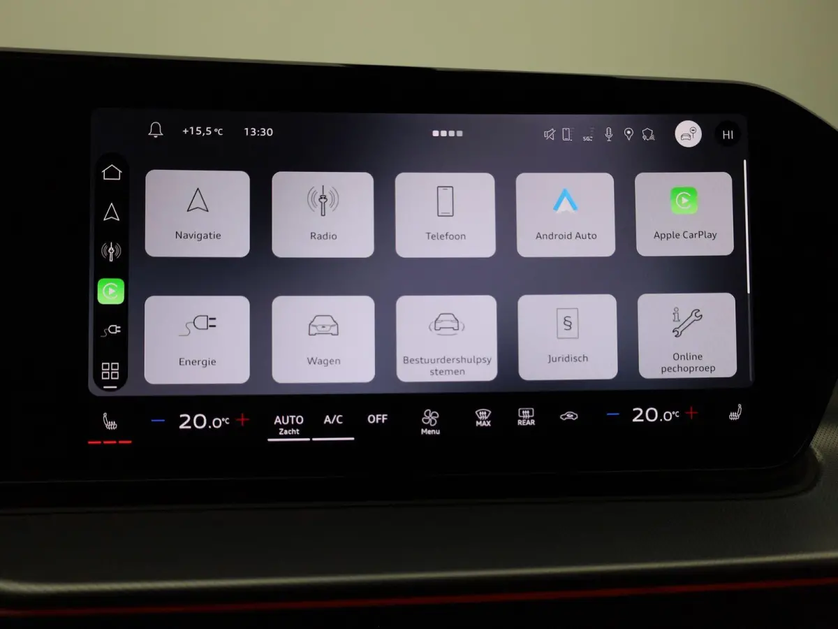 1.5 e-hybrid S edition 272 PK l Demo l Adaptive cruise control l Camera l Stoelverwarming l Climate Control l Navigatie l Apple Carplay | Android Auto l LED-koplampen l Privacy glas l