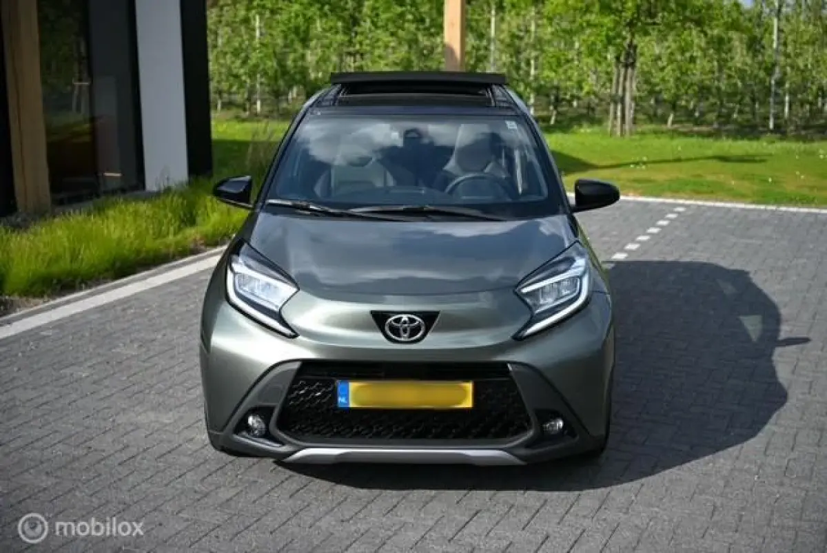 1.0 VVT-i S-CVT Envy