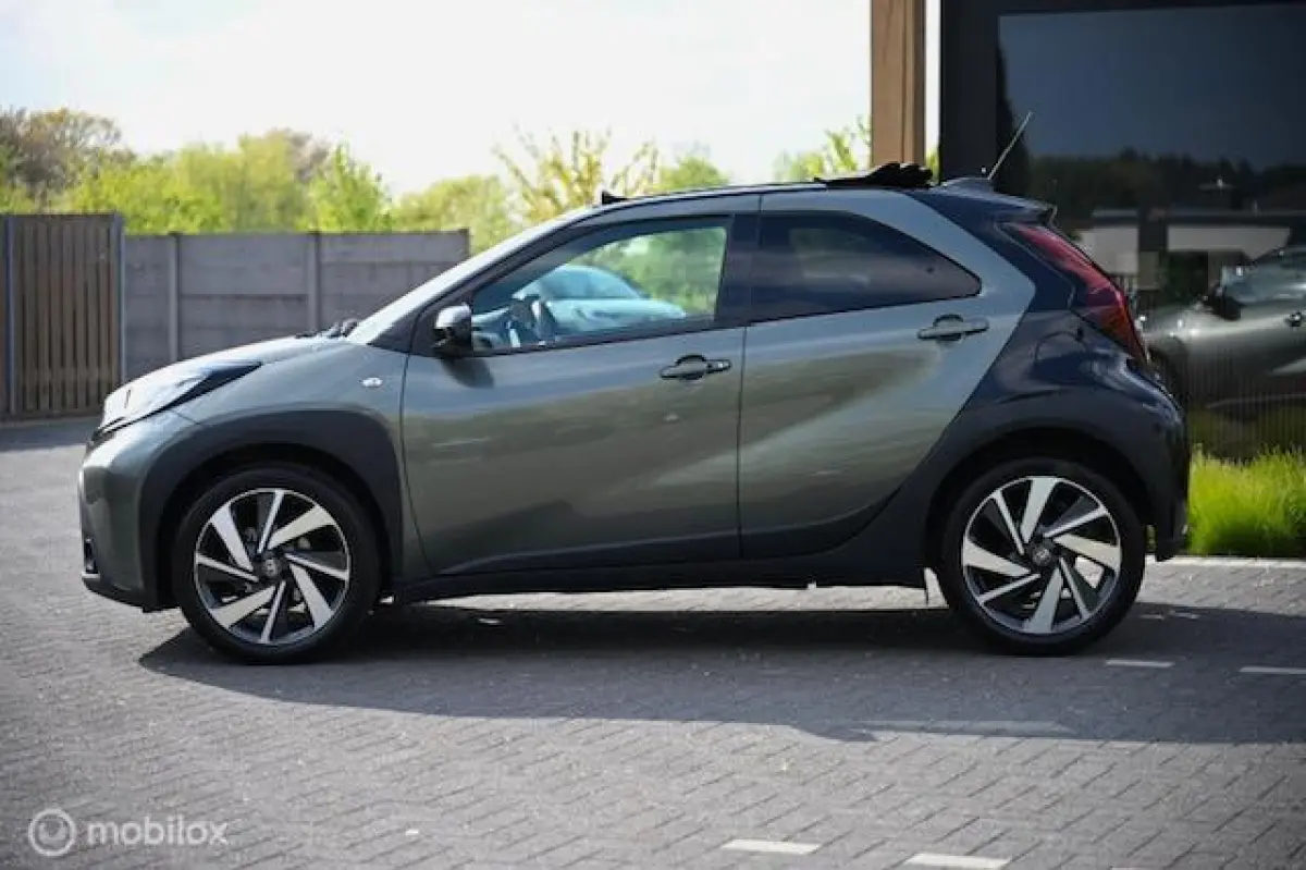 1.0 VVT-i S-CVT Envy