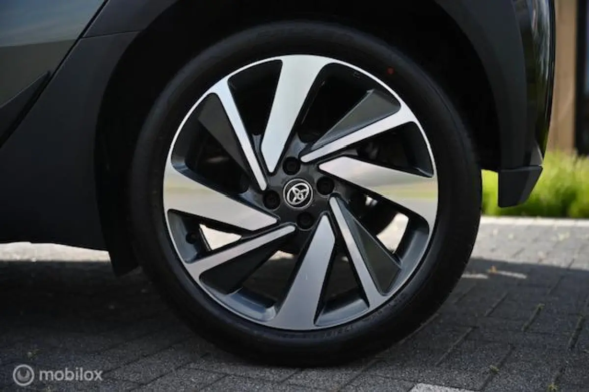 1.0 VVT-i S-CVT Envy