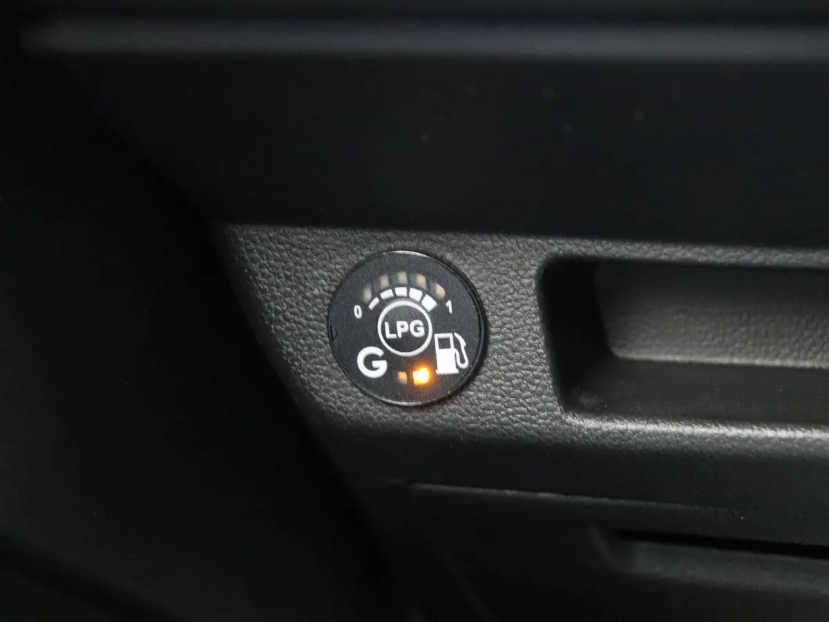 1.0 TCe Business Zen Bi-Fuel | LPG G3 | Voordelig rijden | Cruise Control | Metallic Lak | Apple Carplay & Android Auto | LED Koplampen | Parkeersensoren |