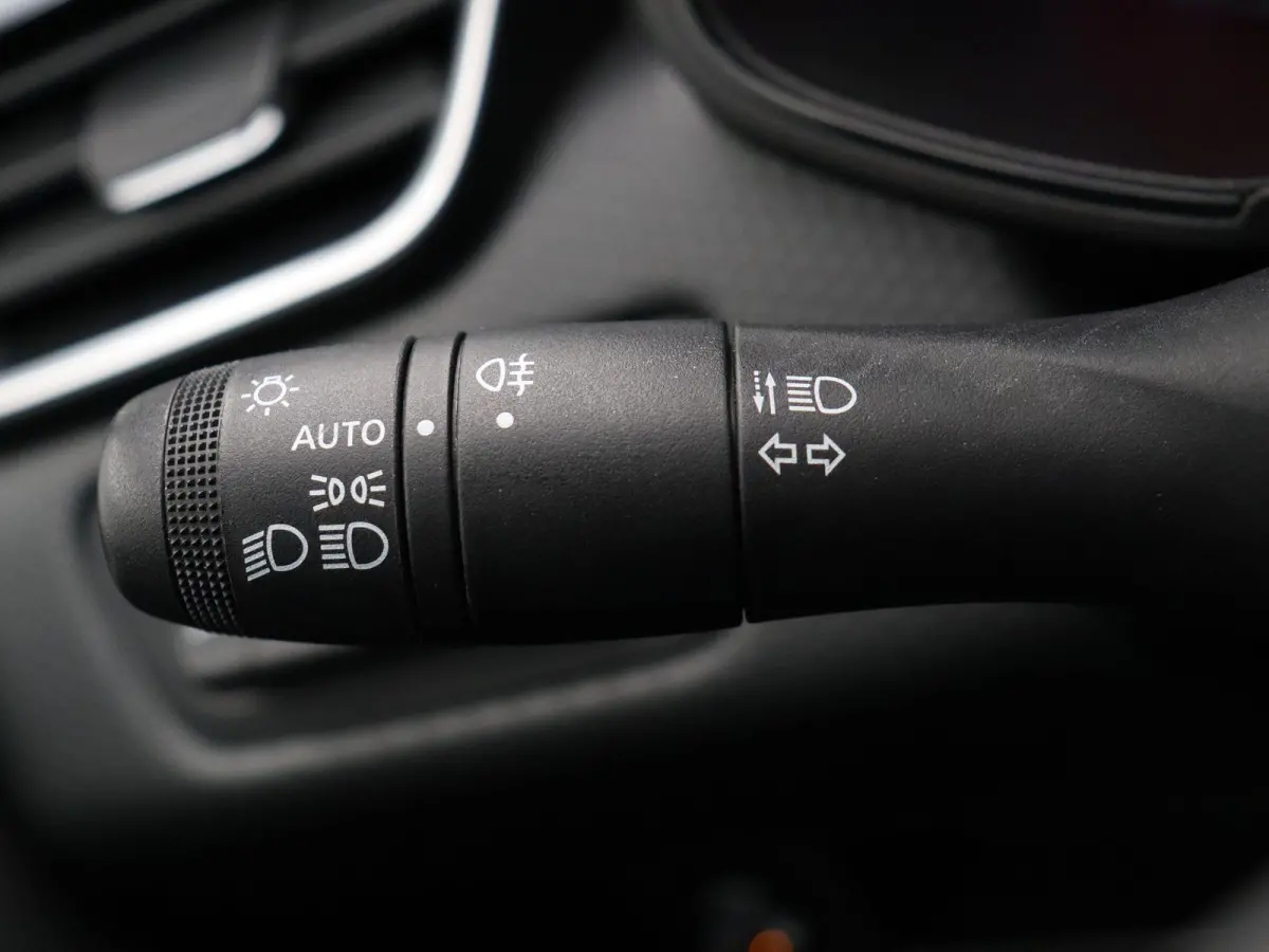 1.0 TCe Business Zen Bi-Fuel | LPG G3 | Voordelig rijden | Cruise Control | Metallic Lak | Apple Carplay & Android Auto | LED Koplampen | Parkeersensoren |