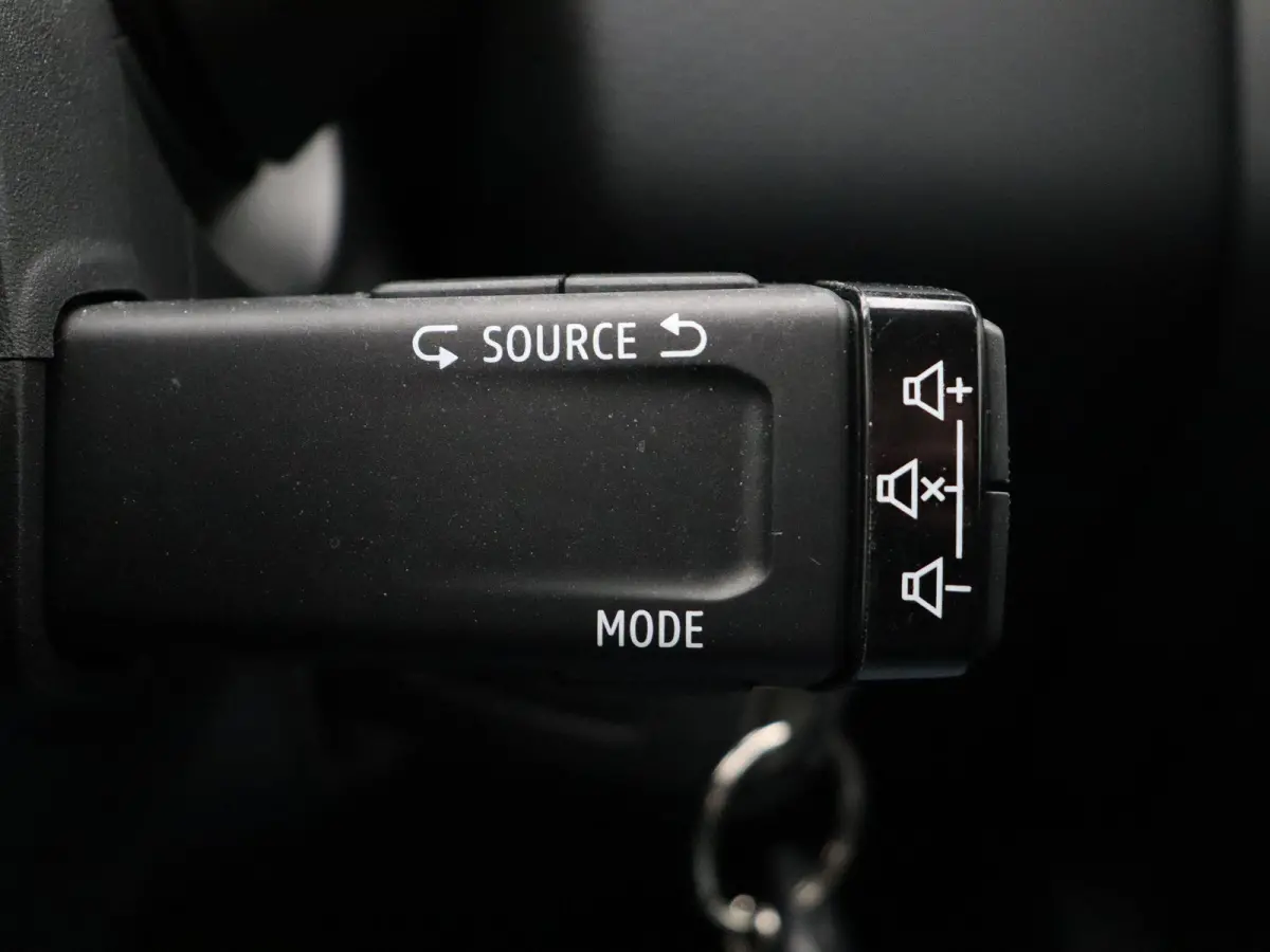 1.0 TCe Business Zen Bi-Fuel | LPG G3 | Voordelig rijden | Cruise Control | Metallic Lak | Apple Carplay & Android Auto | LED Koplampen | Parkeersensoren |