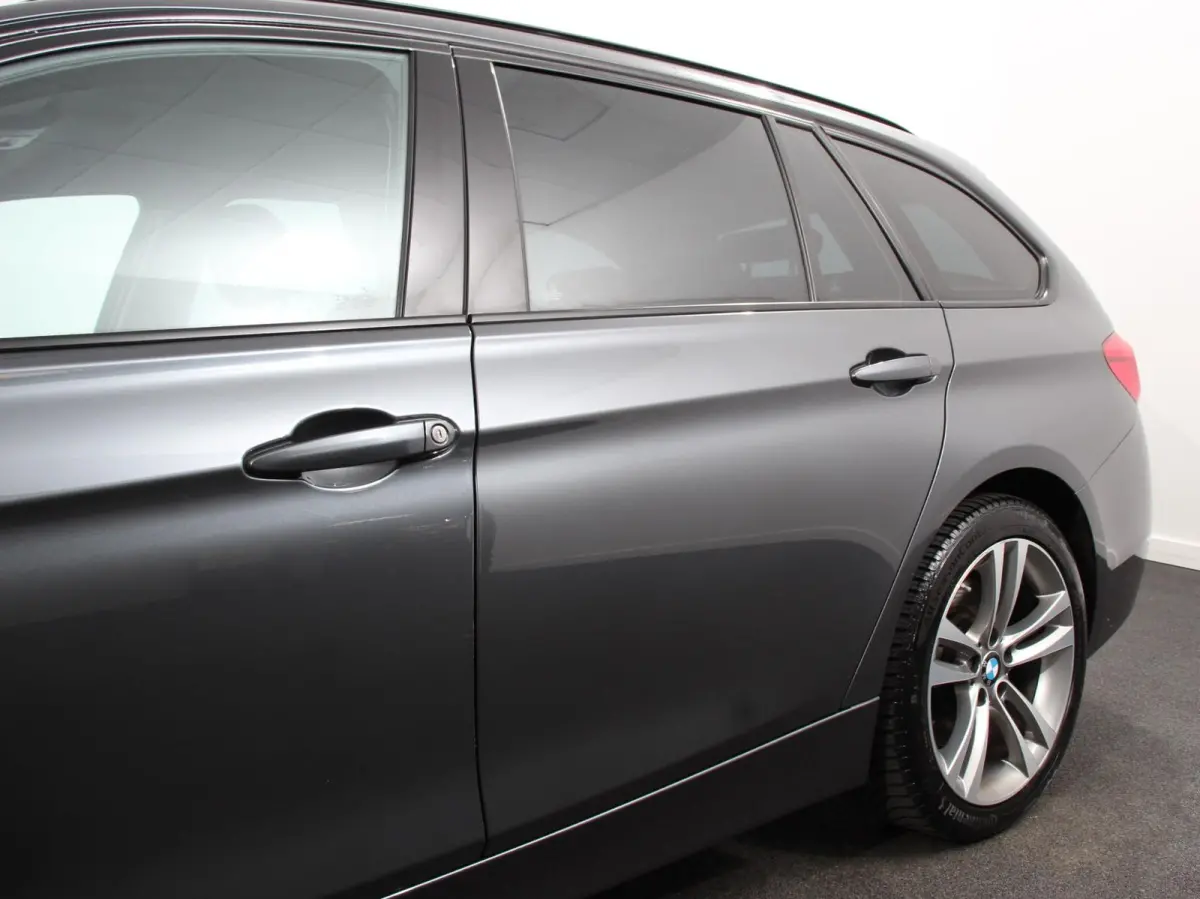340i 326 pk Automaat Sport-Line Navigatie Climate Control Cruise Control Led Elektrische bedienbare achterklep Extra Getint Glas Lichtmetalen velgen 18" Stoelverwarming