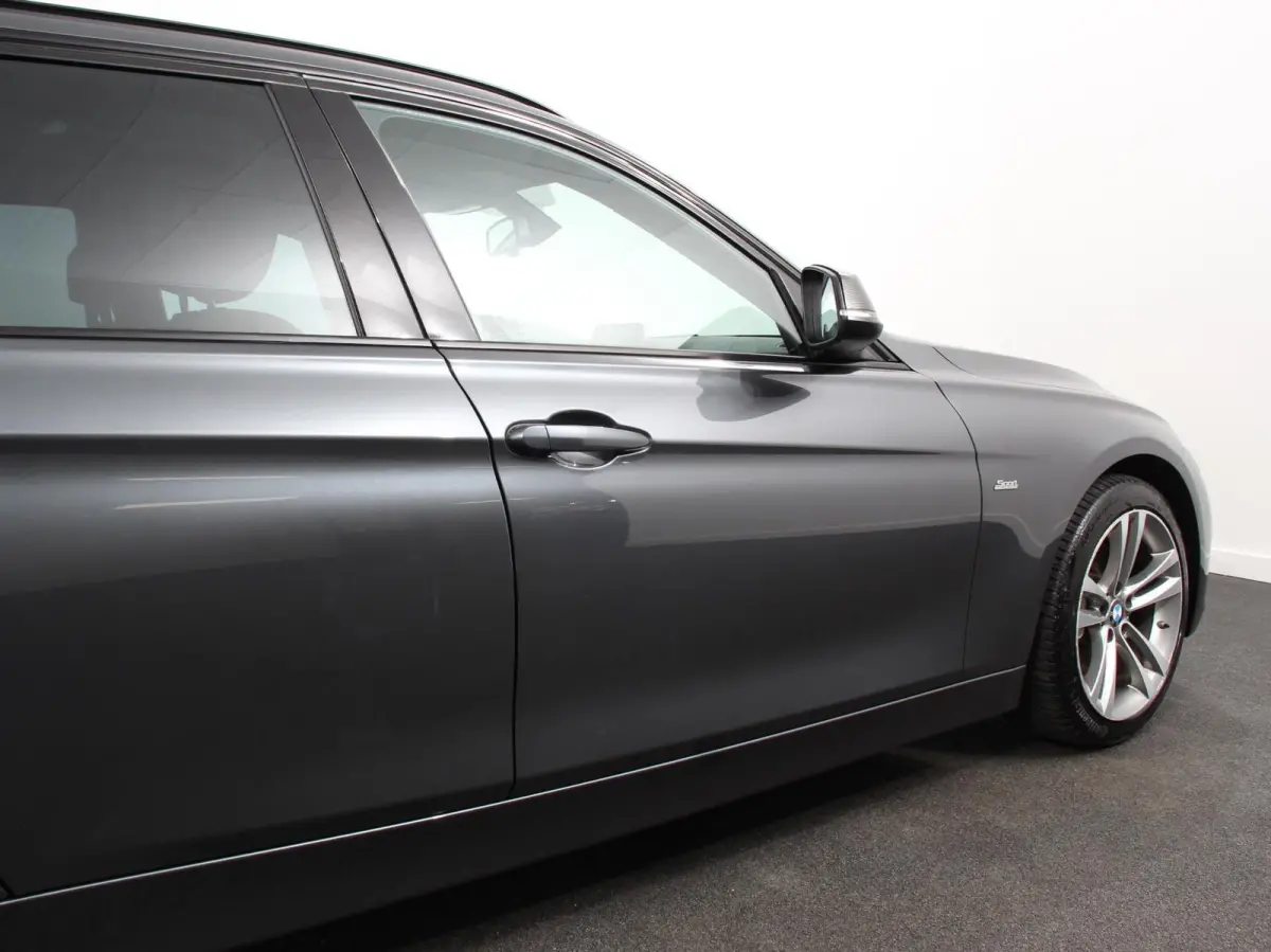 340i 326 pk Automaat Sport-Line Navigatie Climate Control Cruise Control Led Elektrische bedienbare achterklep Extra Getint Glas Lichtmetalen velgen 18" Stoelverwarming