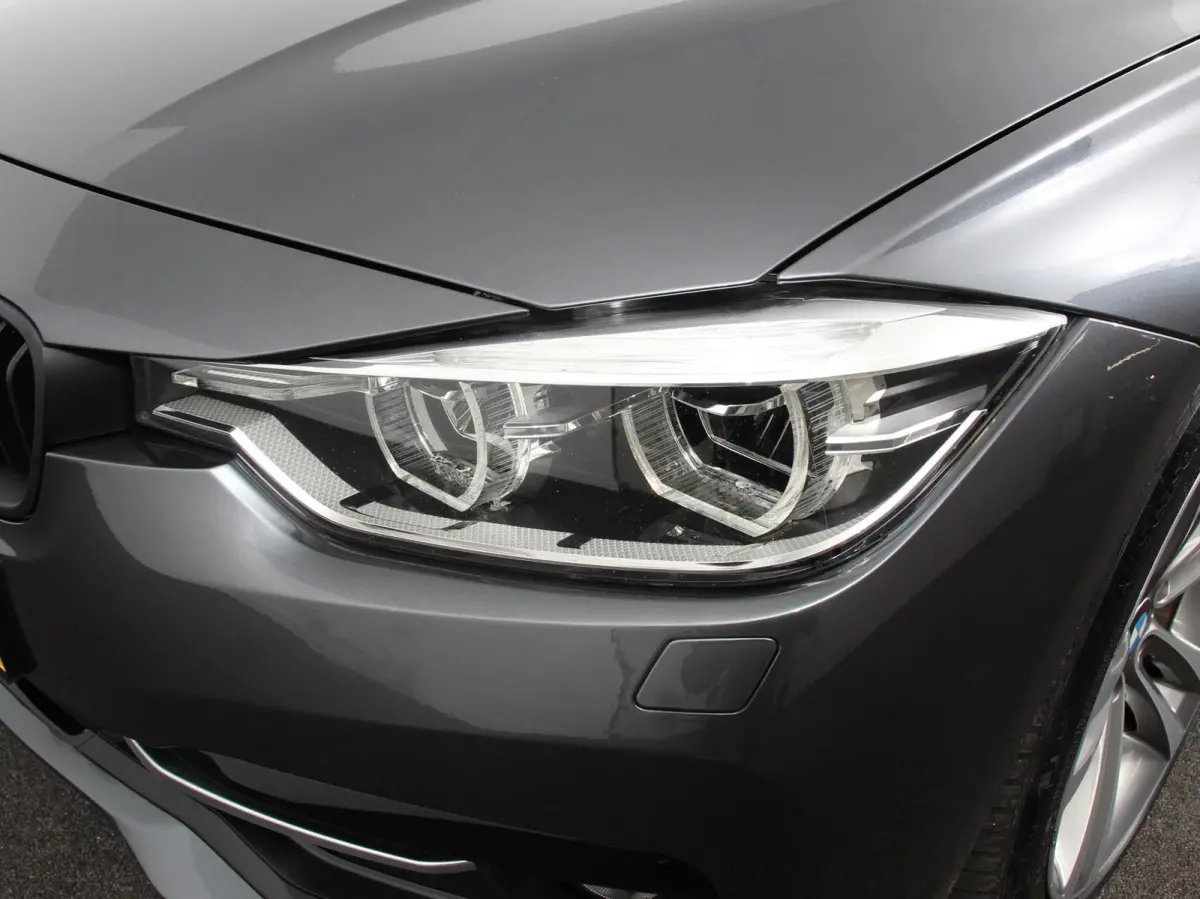 340i 326 pk Automaat Sport-Line Navigatie Climate Control Cruise Control Led Elektrische bedienbare achterklep Extra Getint Glas Lichtmetalen velgen 18" Stoelverwarming