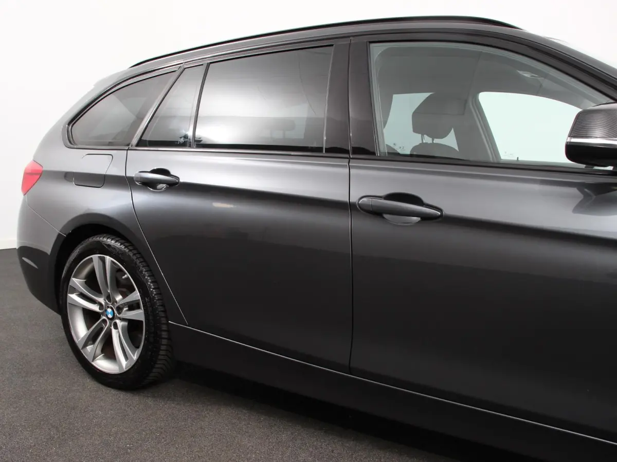 340i 326 pk Automaat Sport-Line Navigatie Climate Control Cruise Control Led Elektrische bedienbare achterklep Extra Getint Glas Lichtmetalen velgen 18" Stoelverwarming