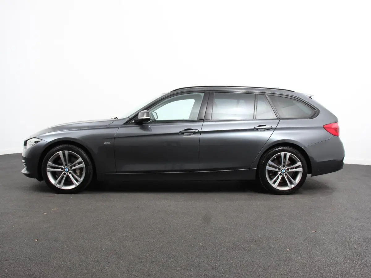 340i 326 pk Automaat Sport-Line Navigatie Climate Control Cruise Control Led Elektrische bedienbare achterklep Extra Getint Glas Lichtmetalen velgen 18" Stoelverwarming