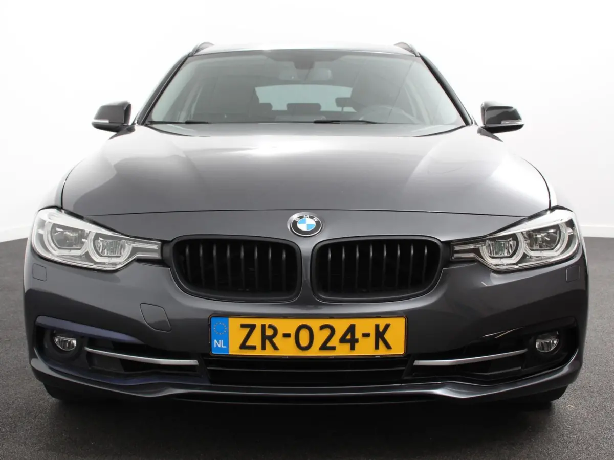 340i 326 pk Automaat Sport-Line Navigatie Climate Control Cruise Control Led Elektrische bedienbare achterklep Extra Getint Glas Lichtmetalen velgen 18" Stoelverwarming
