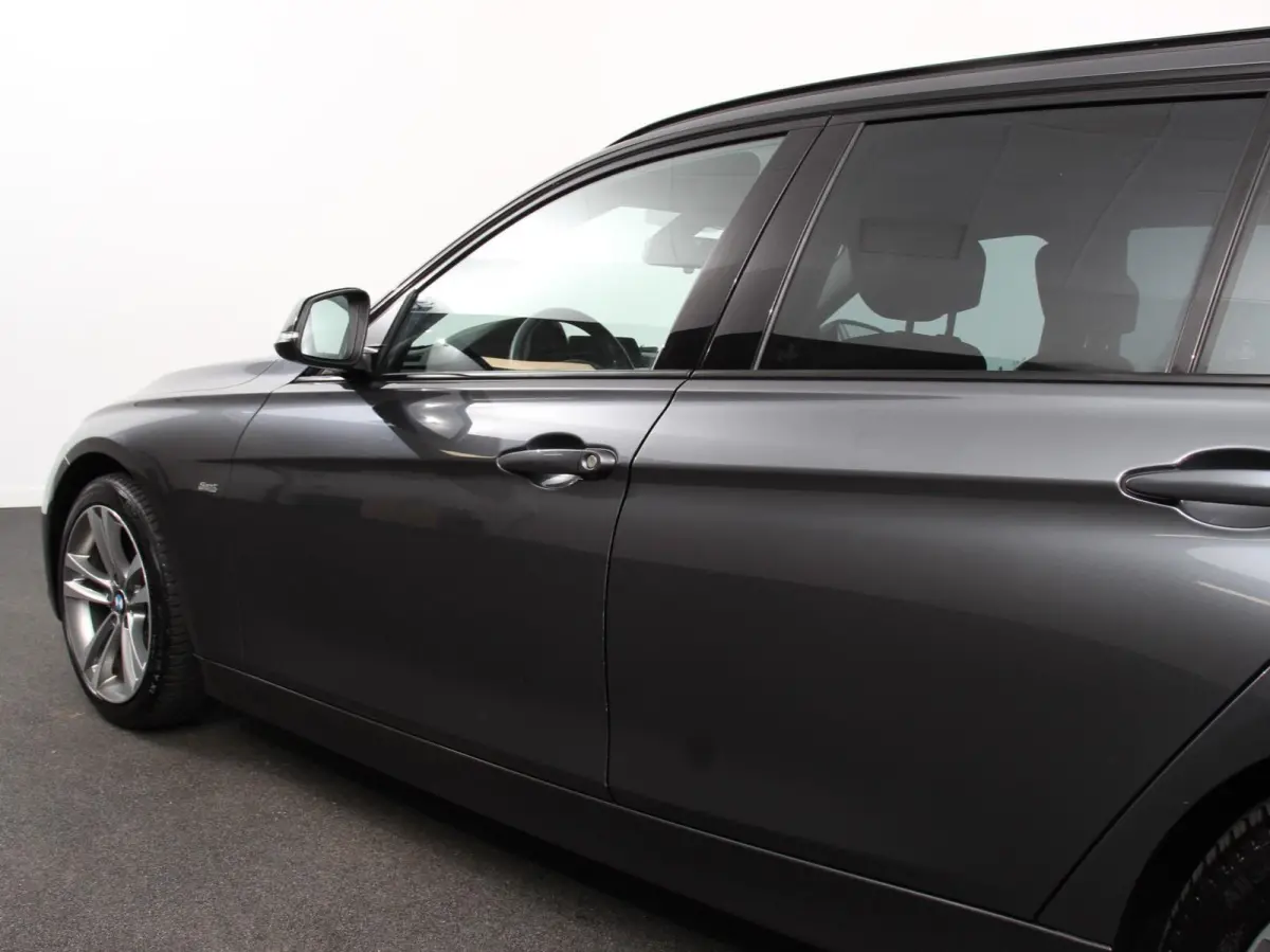 340i 326 pk Automaat Sport-Line Navigatie Climate Control Cruise Control Led Elektrische bedienbare achterklep Extra Getint Glas Lichtmetalen velgen 18" Stoelverwarming