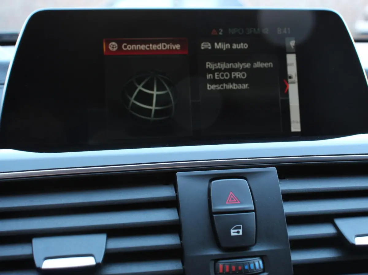 340i 326 pk Automaat Sport-Line Navigatie Climate Control Cruise Control Led Elektrische bedienbare achterklep Extra Getint Glas Lichtmetalen velgen 18" Stoelverwarming
