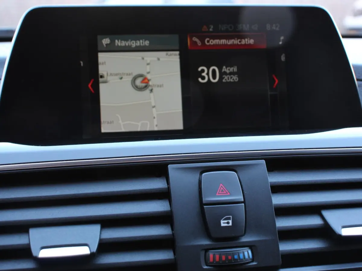 340i 326 pk Automaat Sport-Line Navigatie Climate Control Cruise Control Led Elektrische bedienbare achterklep Extra Getint Glas Lichtmetalen velgen 18" Stoelverwarming