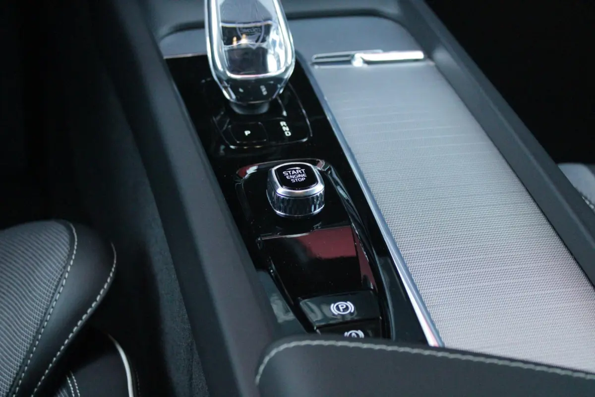 2.0 T8 Plug-in-hybrid AWD POLESTAR ENGINEERED | BOWERS & WILKINS PREMIUM SOUND SYSTEM | PANORAMA SCHUIF/KANTEL DAK  | ELEKTRISCH WEGKLAPBARE TREKHAAK | 360° SURROUND VIEW CAMERA'S | STOEL/S