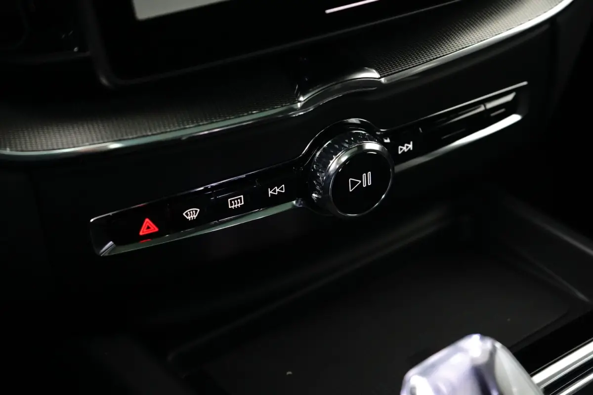 T6 Plug-in Hybrid AWD Plus Black Edition | Head-Up | Stoelventilatie | 360° Camera | Harman/Kardon | Panoramadak | Trekhaak